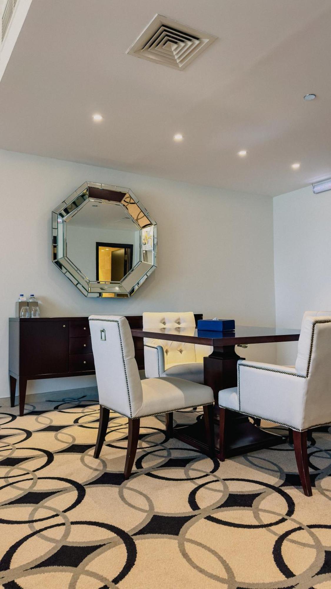 Mirfa Hotel Al Marfaʼ Екстериор снимка