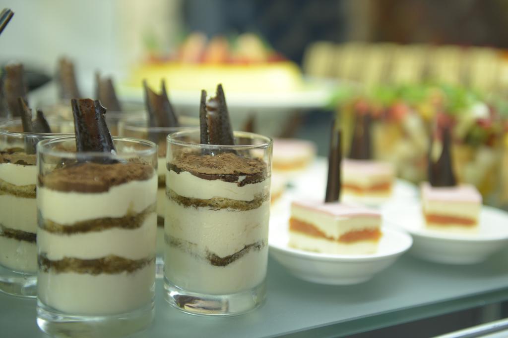 Mirfa Hotel Al Marfaʼ Екстериор снимка